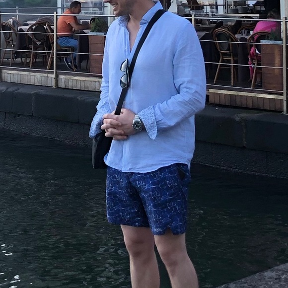 Neiman Marcus Linen Long-Sleeve Button-down - Picture 4 of 4